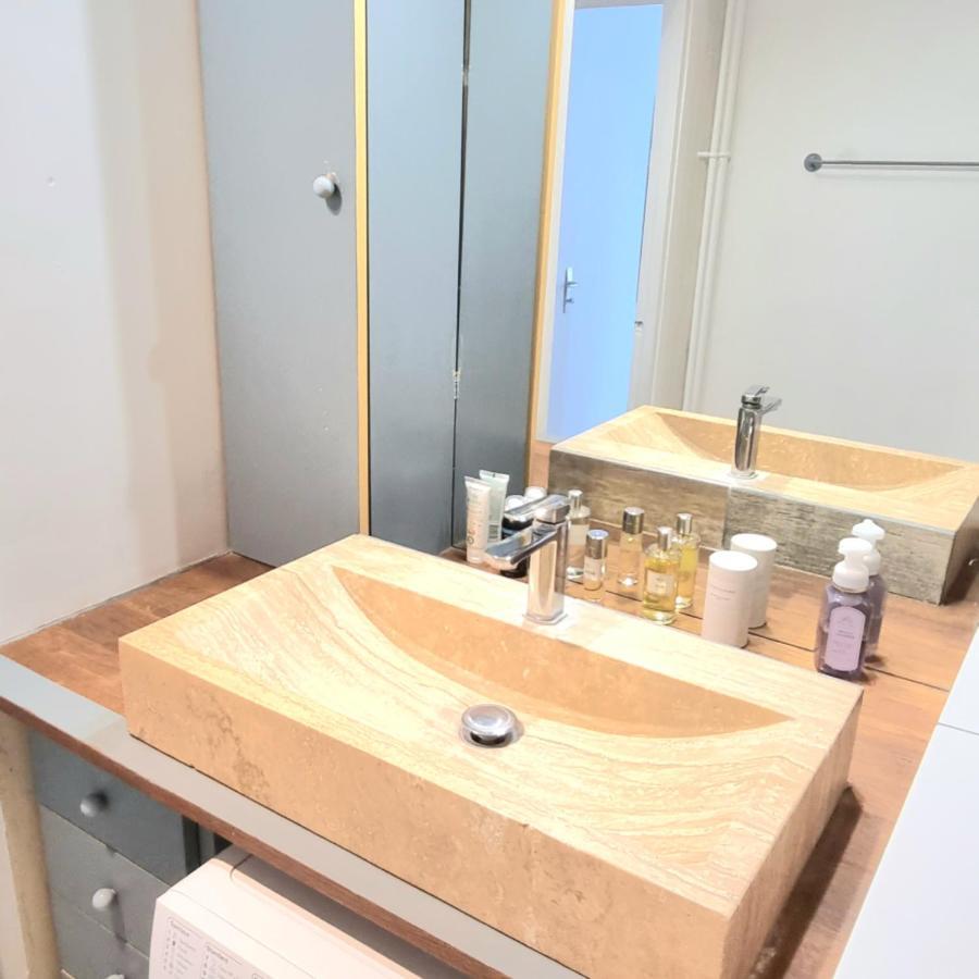 Double Bed Room Homestay Shared Accommodation Paris Exterior photo